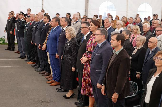 Predsednik Republike Slovenije Borut Pahor se je kot slavnostni govornik udeležil osrednje prireditve ob 100. obletnici priključitve vasi Libeliče k matični domovini